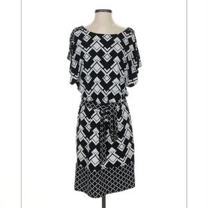🖤 White House Black Market Geometric Dolman Sleeve Dress, Size L, Black & White
